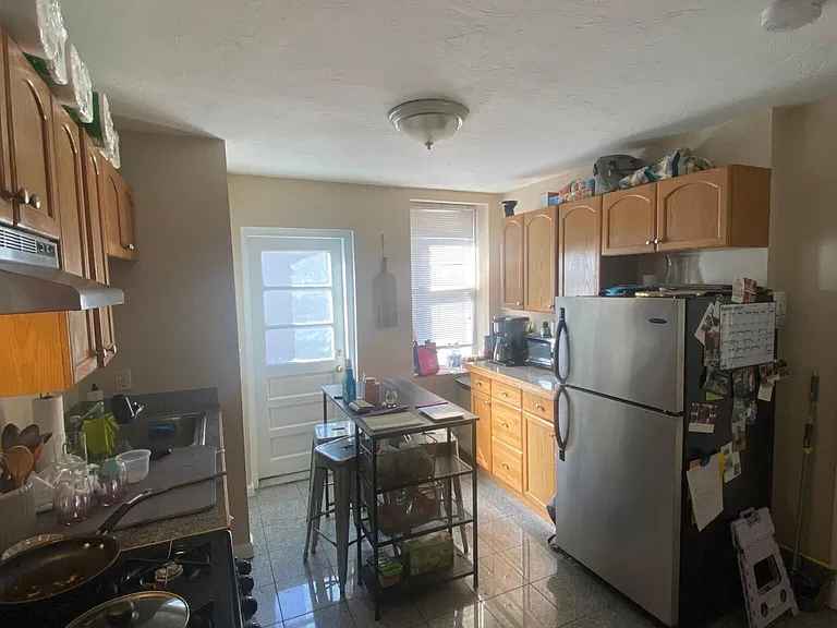 220 Hanover St #9 — Photo 10