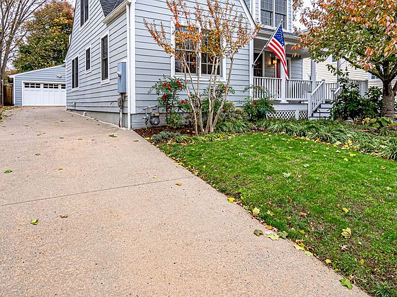 3rd image of 2417 Davis Ave