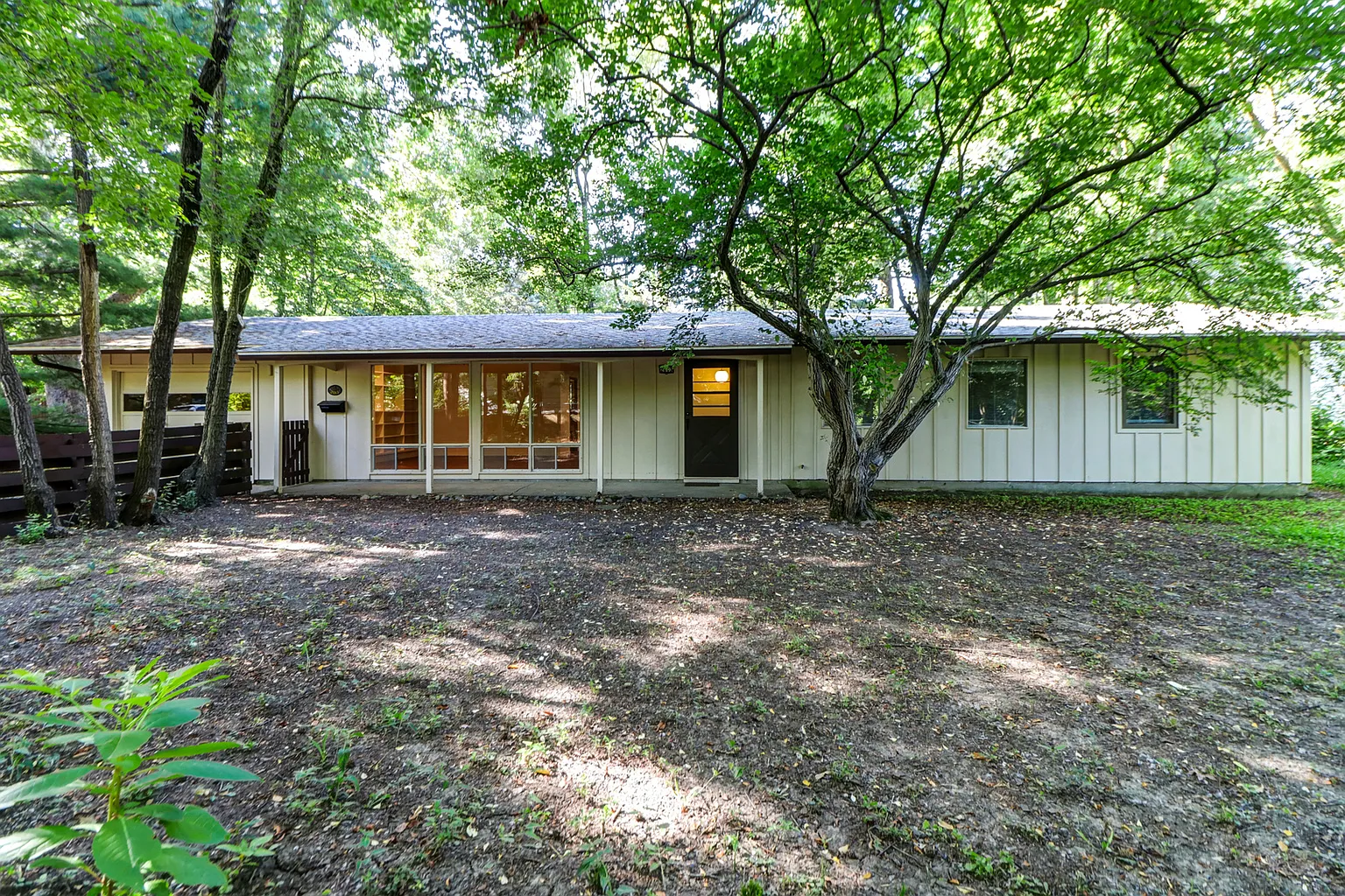 2013 Cureton Dr photo 1