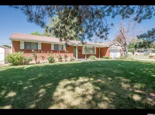 4686 S Sycamore Dr, Holladay, UT 84117