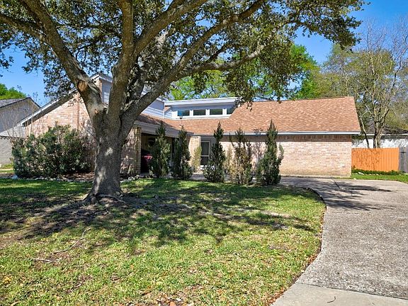 2nd image of 25810 Fairbrook Ln