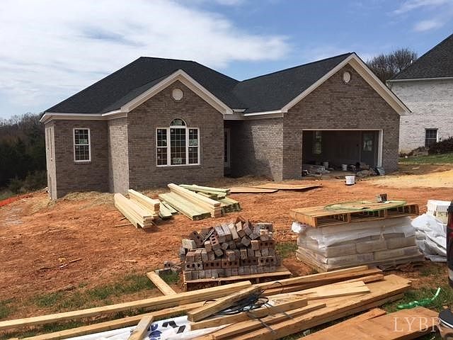 2nd image of 136 Glenbrooke Dr