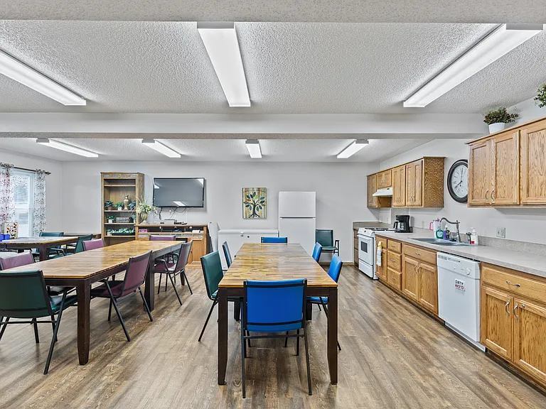 Liberty/Tambo Apartments — Photo 7