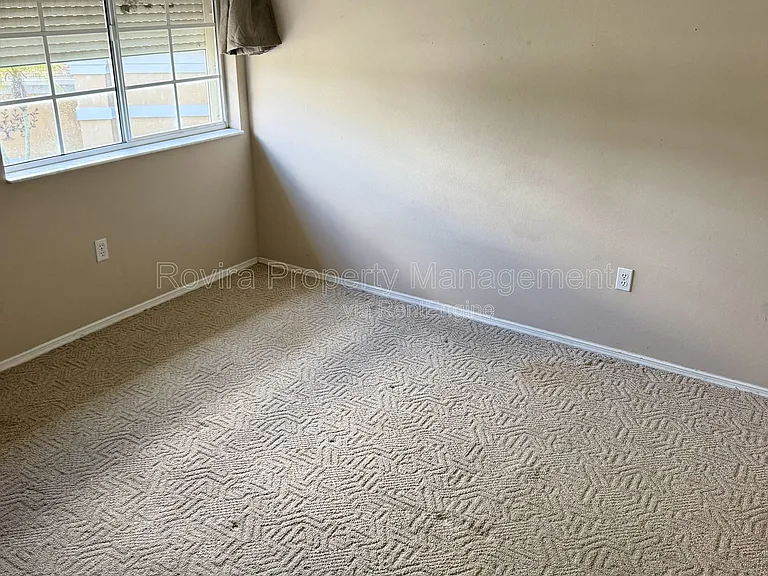 1501 Chevington Ct — Photo 16