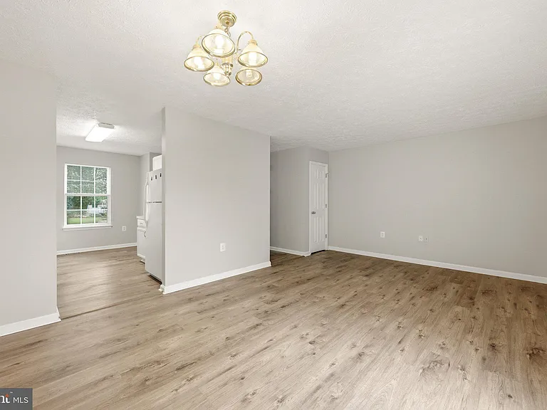 219 Surrey Club Ln — Photo 13