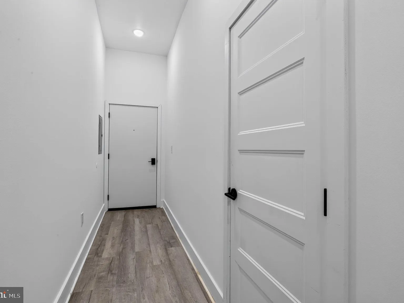 1 bed, 1.0 bath, $1,295 — Photo 4