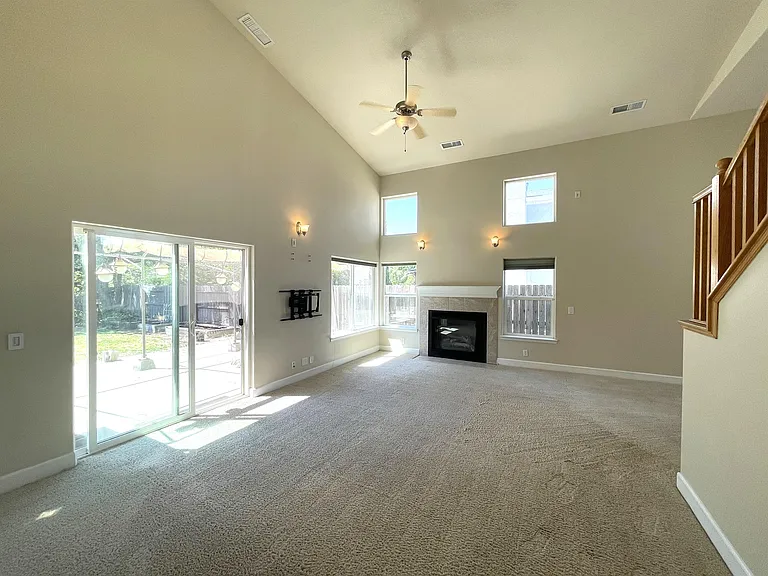 1 La Casa Ct — Photo 2