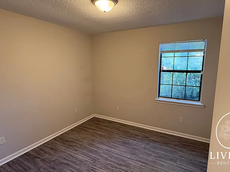 70 Thornton Dr NE — Photo 8