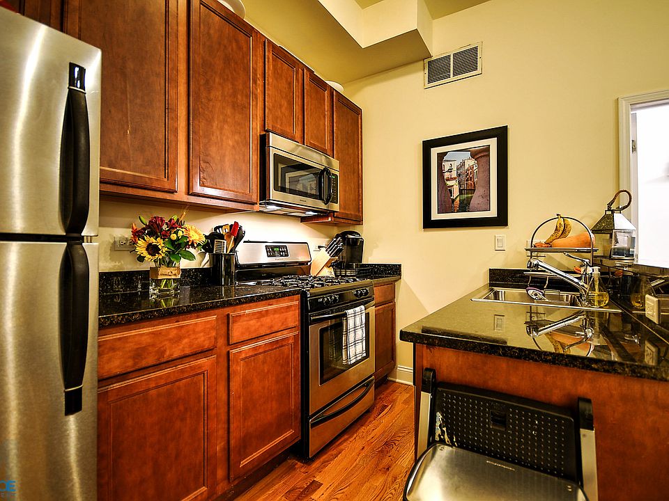 1830 West Superior Street Kitchen Photo