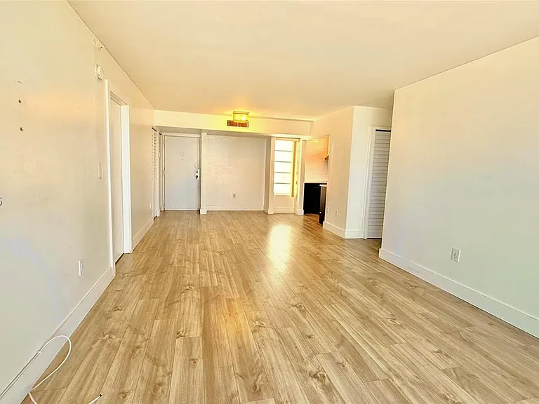 8201 Byron Ave #501 — Photo 11