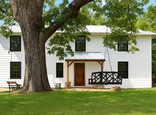 144 Century Ln, Bellville, TX 77418