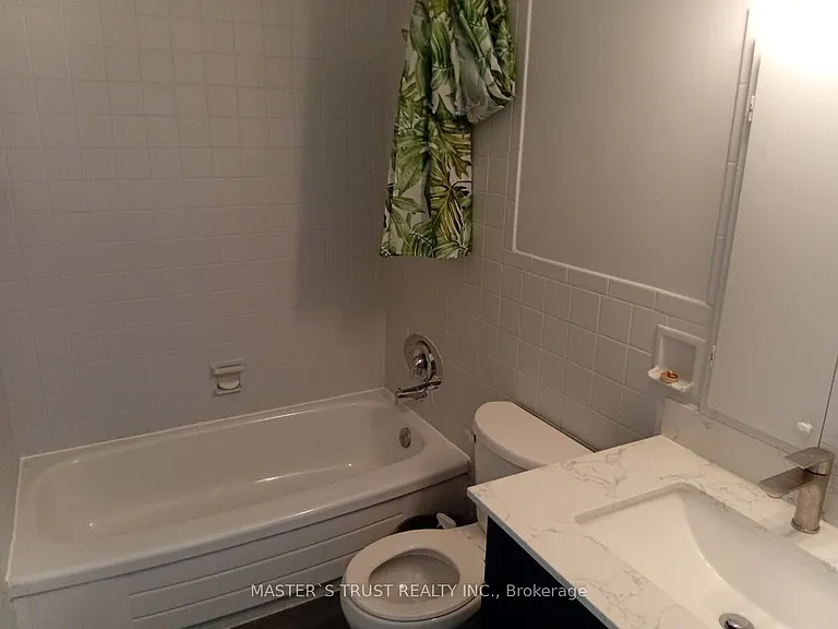 190 Borland St E #4 — Photo 17