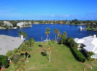 242 Spring Line Dr, Vero Beach, FL 32963