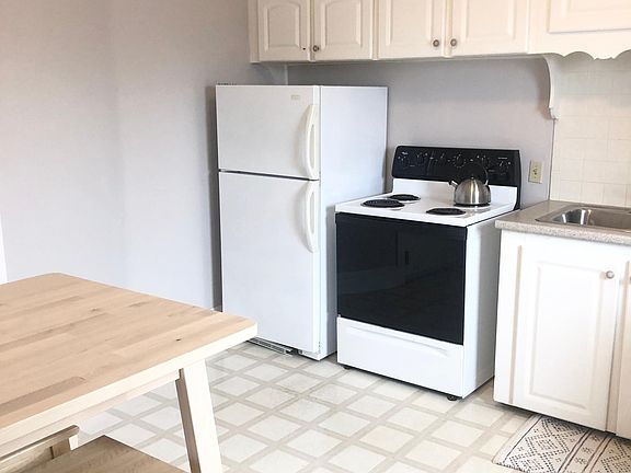 5th image of 1 Montrose St APT 3