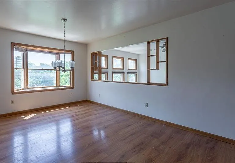 5632 Pocusset St — Photo 5