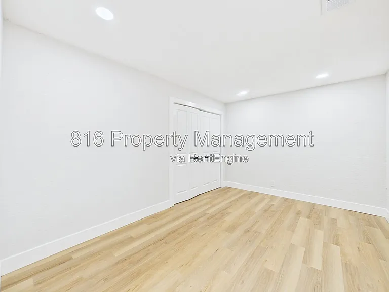 9524 Manning Ave — Photo 26