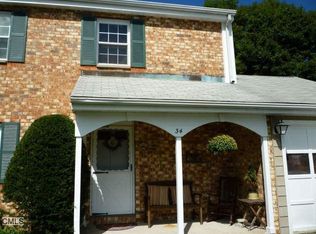 34 Whisconier Vlg, Brookfield, CT 06804