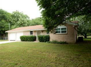 724 E Roewe St, Pilot Point, TX 76258