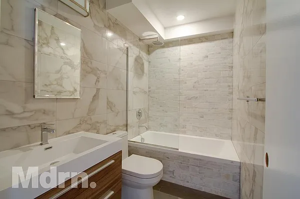 Rented by Mdrn Residential | media 2