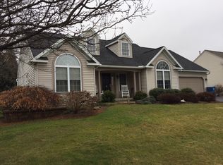 4 Mellowbrook Dr, Sinking Spring, PA 19608