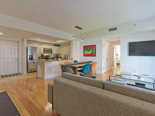 7285 SW 90th St #D613, Miami, FL 33156