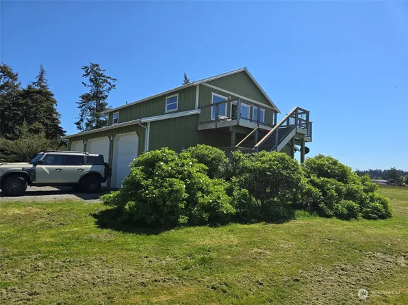 2864 Golf Course Rd, Oak Harbor, WA 98277