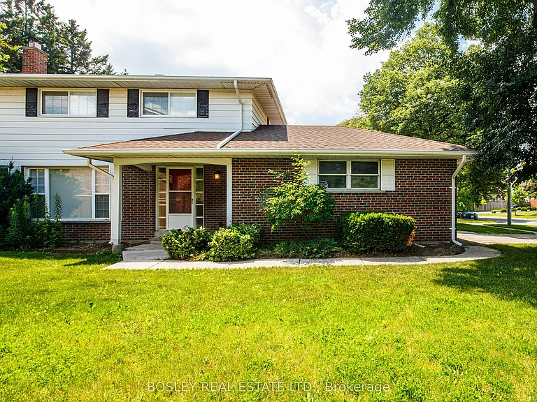 33 Forestbrook Cres — Photo 8