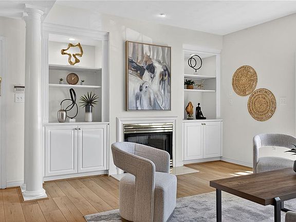 5th image of 1280 Laskin Rd APT 102