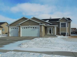 4122 53rd St S, Fargo, ND