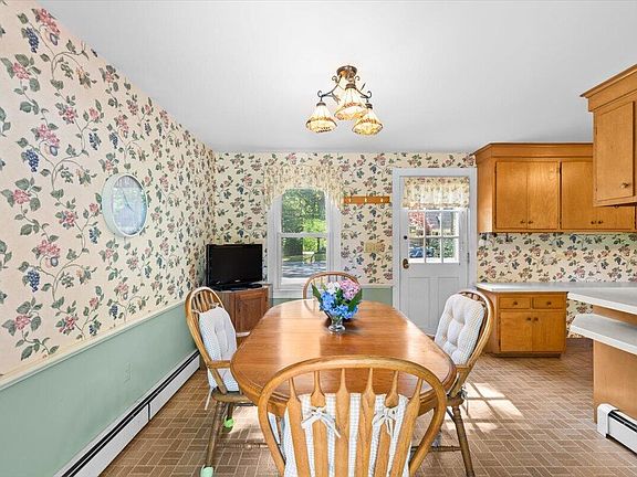 4th image of 39 Coleridge Drive