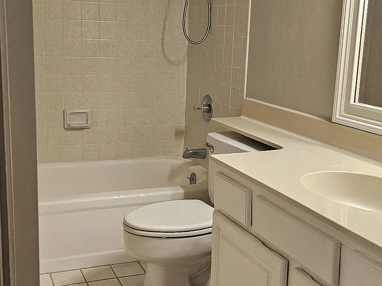 333 W Leroux St #A2 — Photo 10