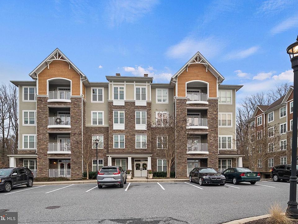 1st image of 11 Clay Lodge Ln Unit 102