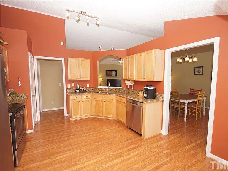 6901 Dawnalia Ct — Photo 14