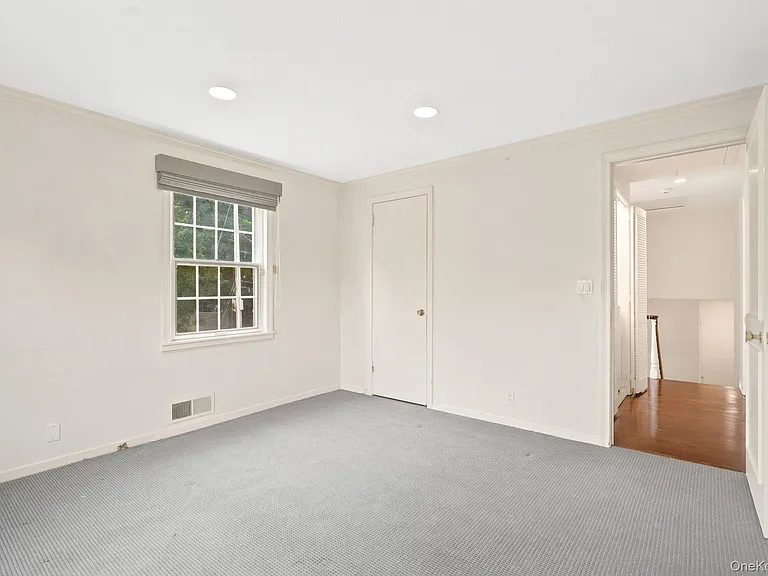 11 Tyler Rd — Photo 4