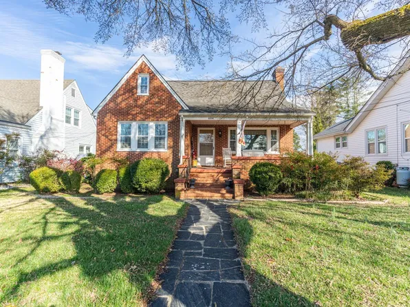 604 1st Ave, Farmville, VA 23901