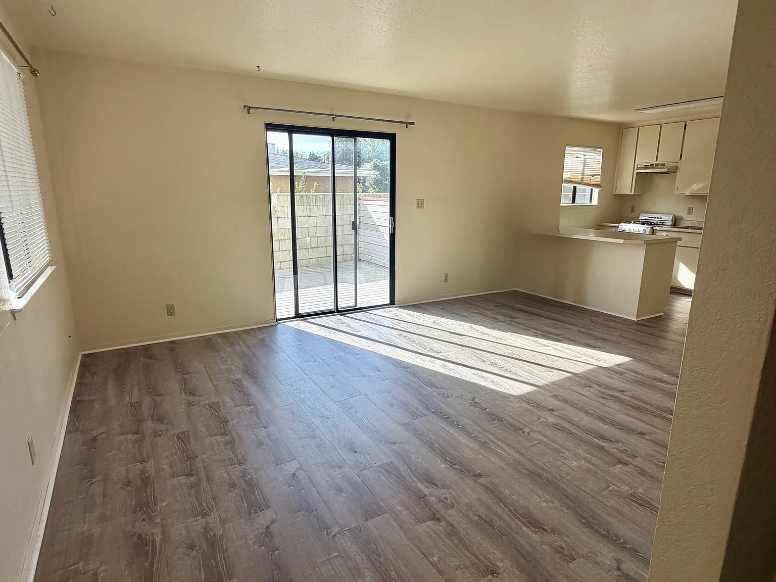 1 bed, 1.5 bath, 850 sqft, $2,495 — Photo 1
