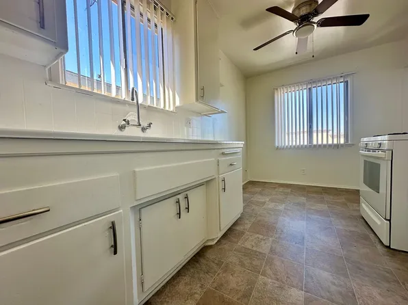 4588, 4588 W El Segundo Blvd #D, Hawthorne, CA 90250