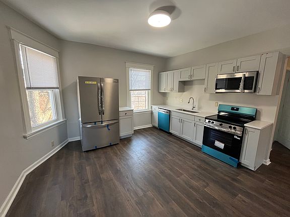3rd image of 2560 Ingleside Ave #2