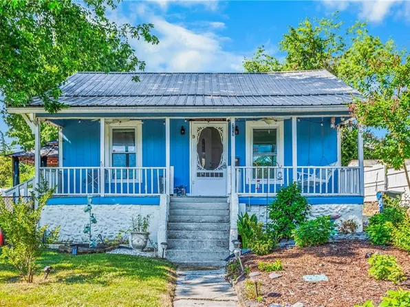 719 Maiden Ln, Mount Airy, NC 27030
