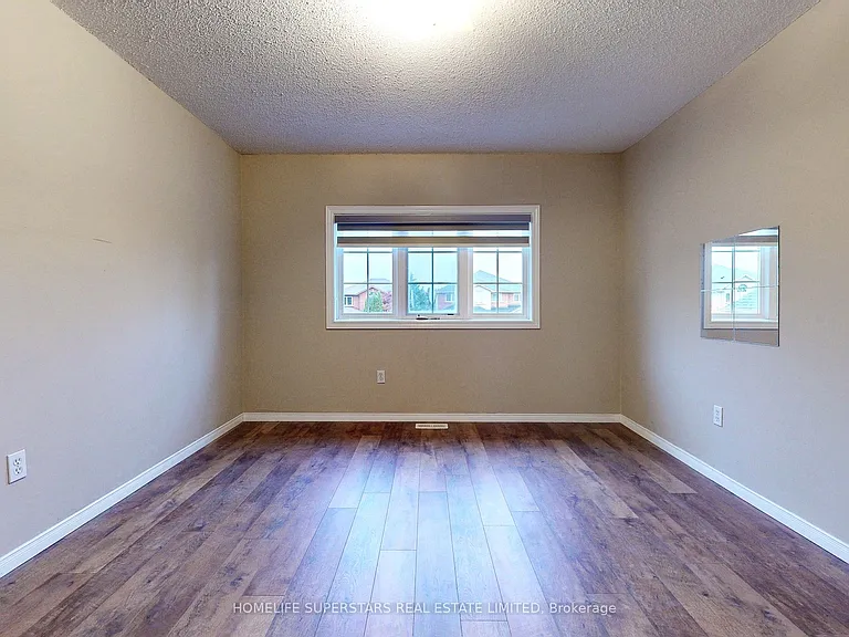 32 Holkham Ave — Photo 23