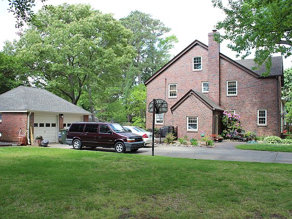 5th image of 151 E Evans St