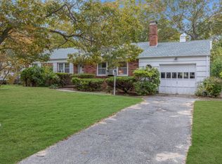 23 Palo Alto Dr, Hampton Bays, NY 11946