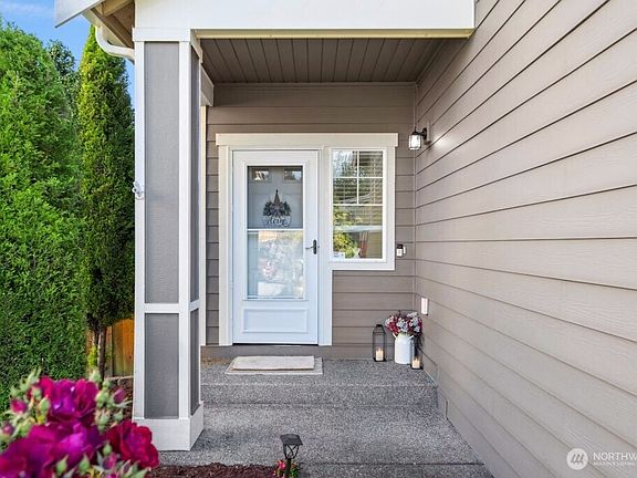 3rd image of 4915 NE 5th Street