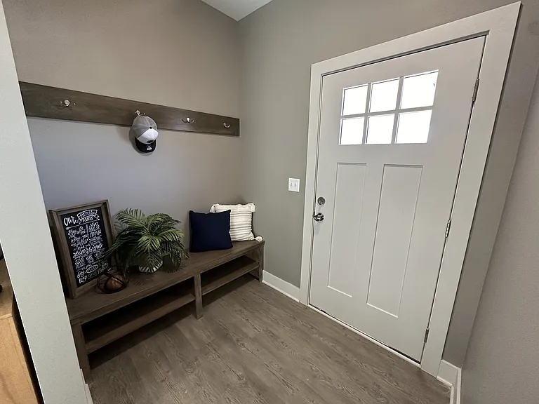 490 Long Path Ct — Photo 3