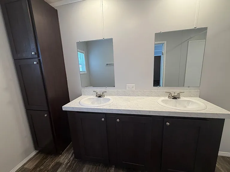 1105 S Rogers St — Photo 16
