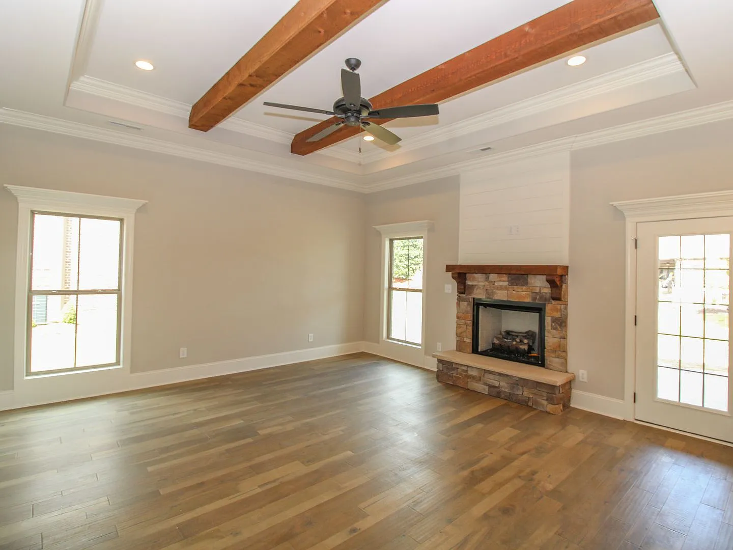 Fabulous Home in Canebrake — Photo 4