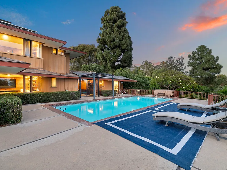 540 Reposado Dr — Photo 47