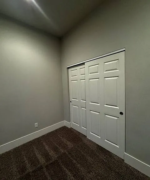 58 SW Brook St #C — Photo 8