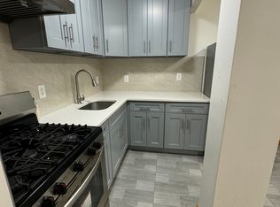 927 55th St #3B, Brooklyn, NY 11219
