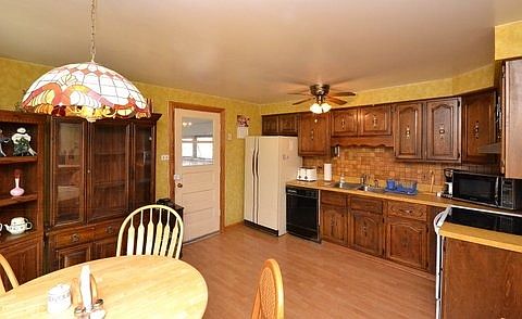 5th image of 9344 Massasoit Ave